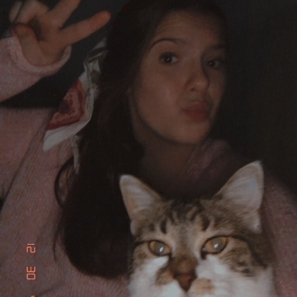 Meet your Posher, Natalie - Picture 3 of 5